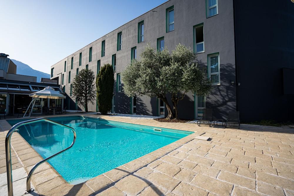 Pomo Hotel & Restaurant Эшироль Экстерьер фото